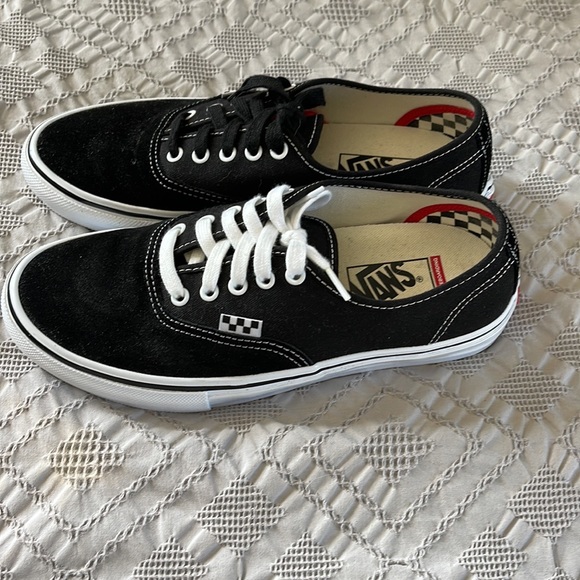 Black and white vans skate authentic size:8.5 - Picture 2 of 9